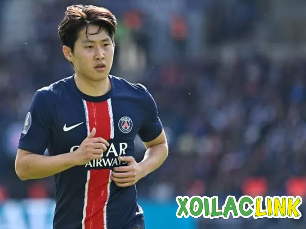 lee-kang-in-dang-khoac-ao-psg