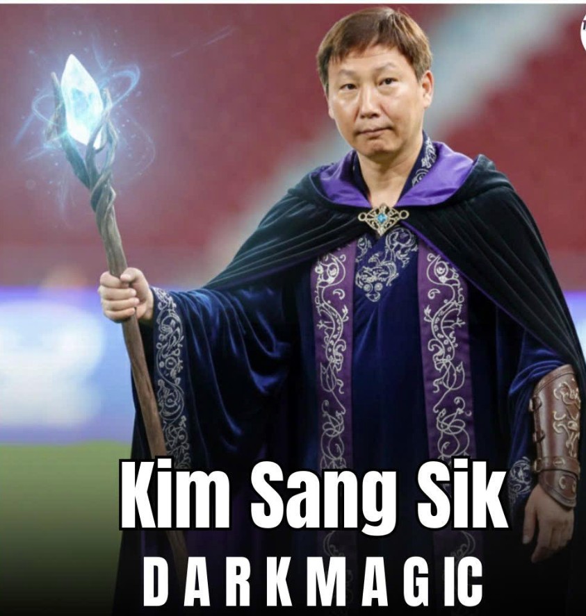 HLV Kim Sang Sik đang rất thành công dù lối đá chưa được định hình cụ thể