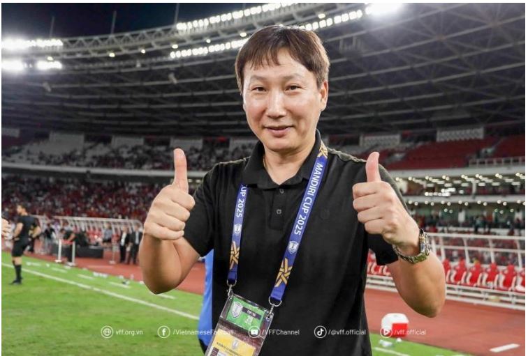 HLV Kim Sang Sik có 1 năm đại thành công với bóng đá Việt Nam